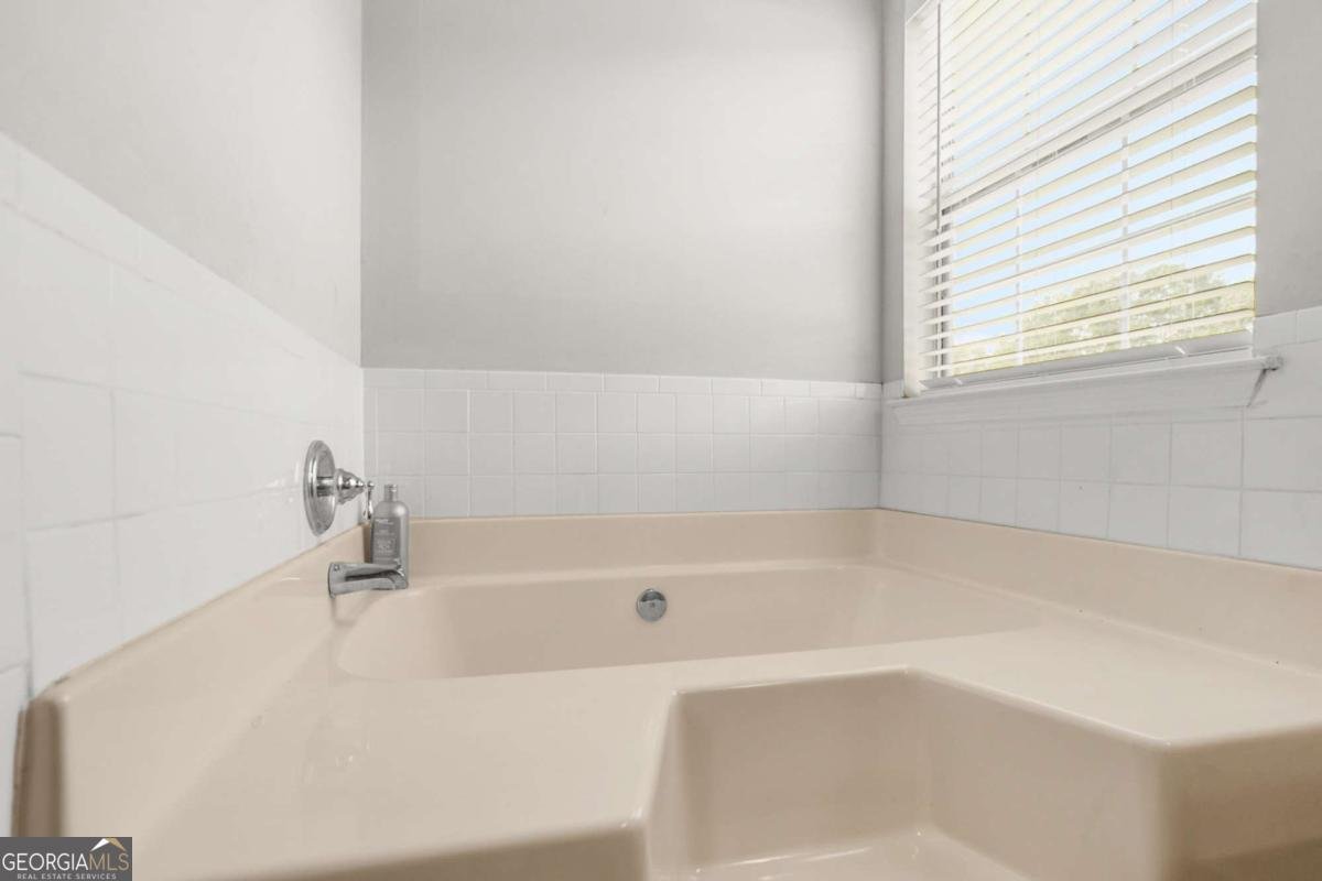 6060 Waterton Drive Lithonia - 21