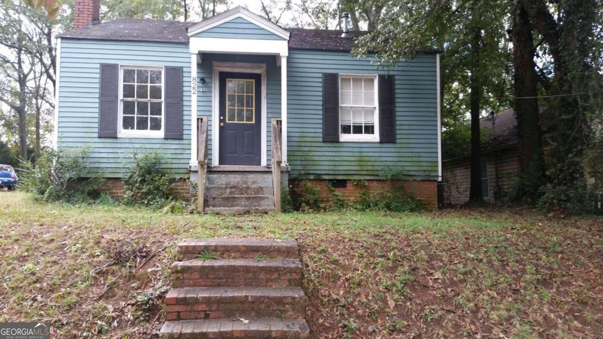 822 SOLOMON Street Griffin - 1