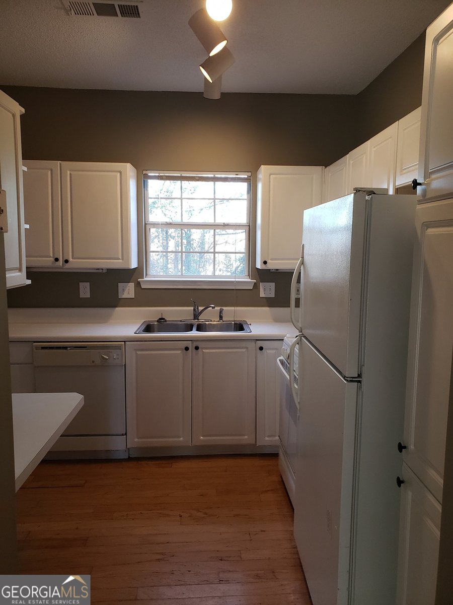 582 Windsor Street Atlanta - 4