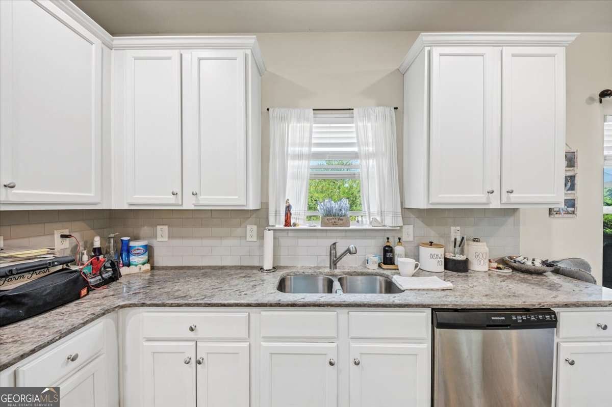 2421 PLANTERS MILL Way Conyers - 12