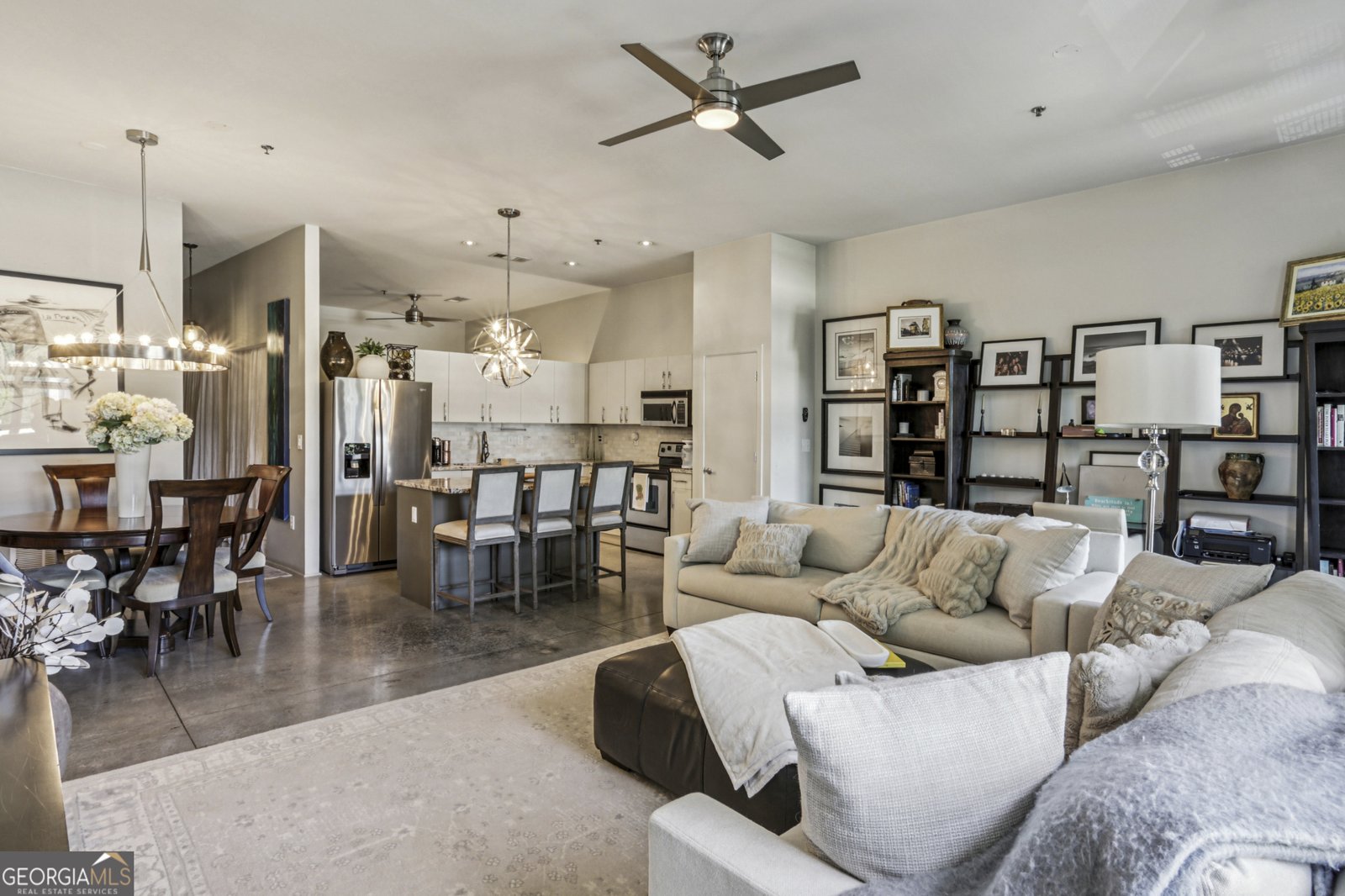 560 Dutch Valley Road Atlanta - 3