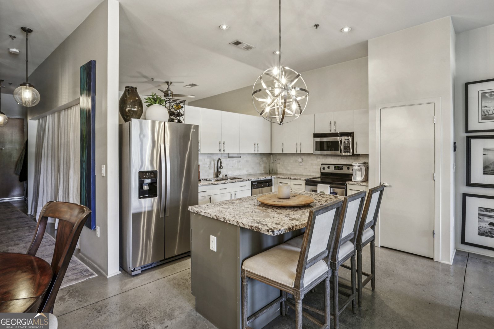 560 Dutch Valley Road Atlanta - 5