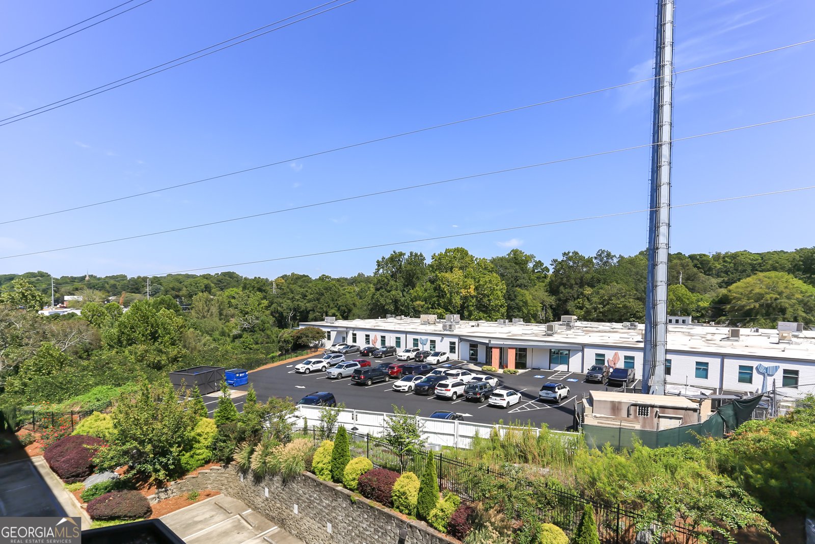 560 Dutch Valley Road Atlanta - 9