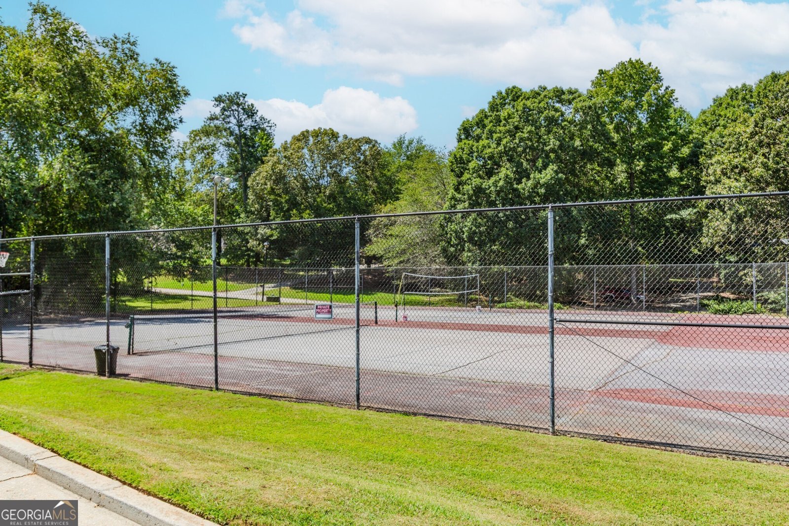 2917 Forest Court Loganville - 1