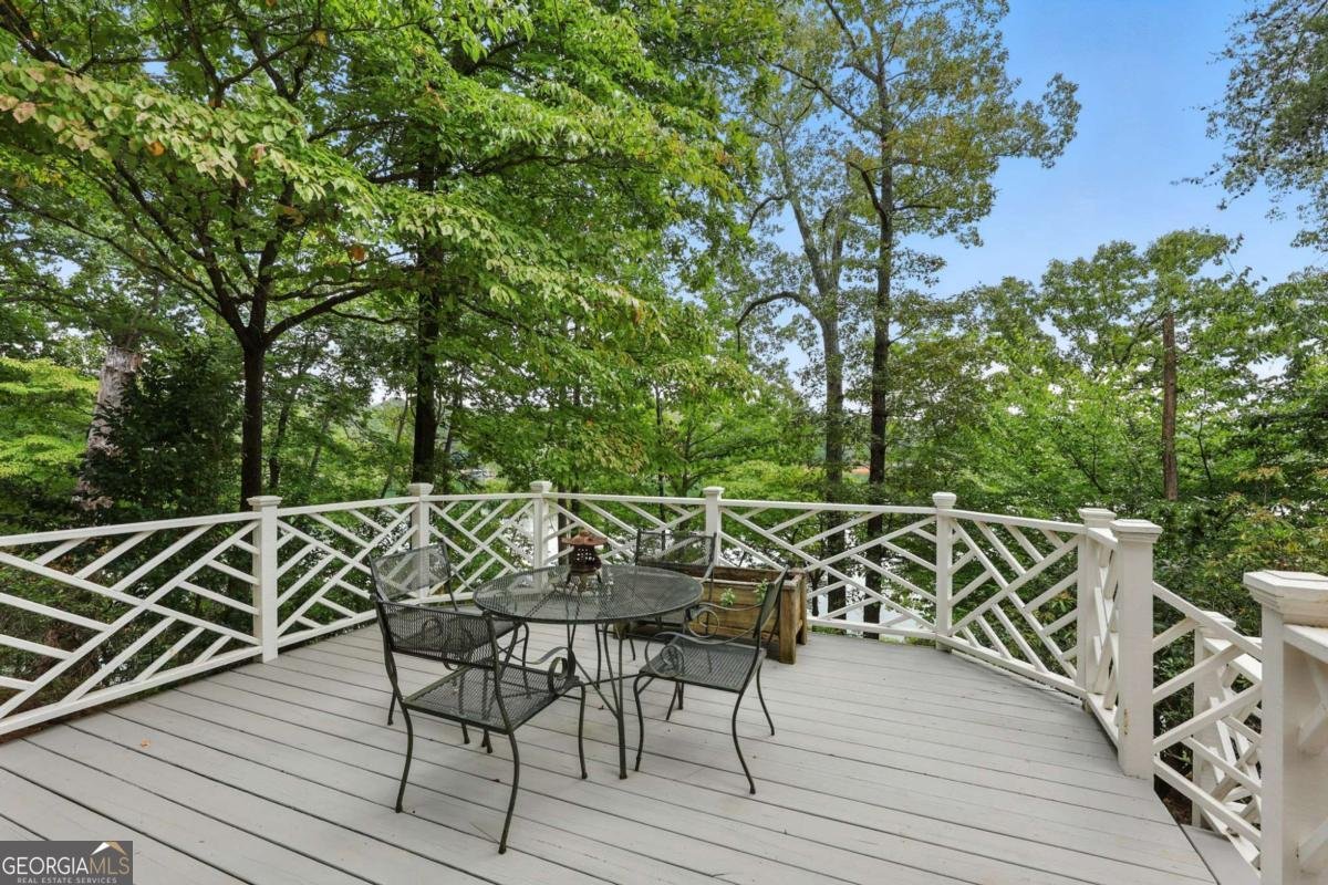 951 East Lake Drive Gainesville - 24