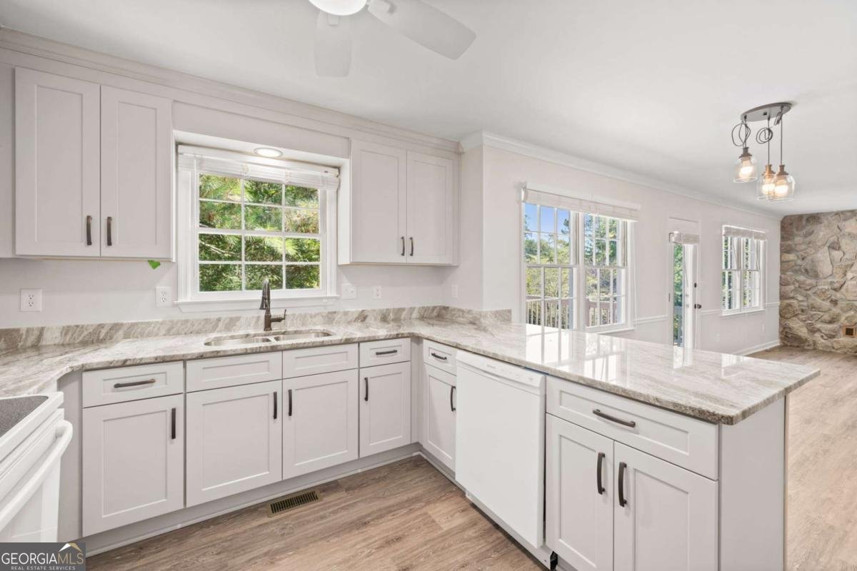 597 Farmbrook Trail Kennesaw - 23