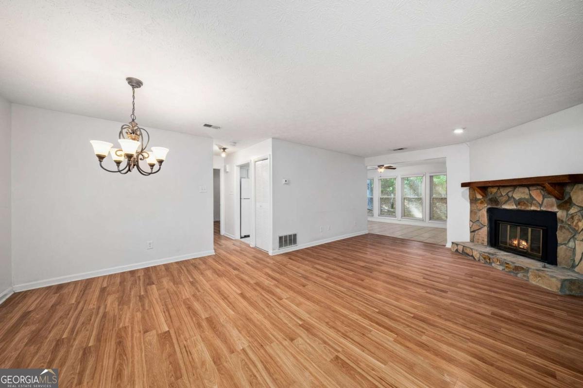 4013 Lake Pointe Circle Roswell - 2