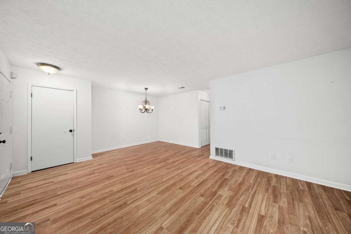 4013 Lake Pointe Circle Roswell - 4