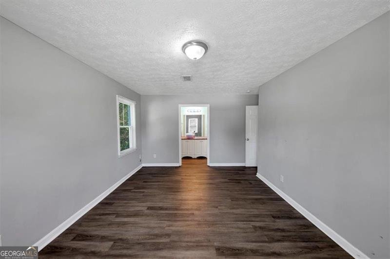 6867 LAURELWOOD Drive Douglasville - 1