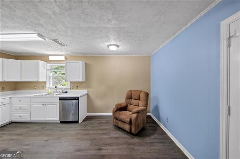 6867 LAURELWOOD Drive Douglasville - 13