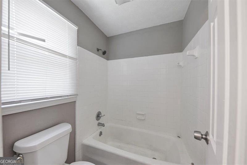 6867 LAURELWOOD Drive Douglasville - 3