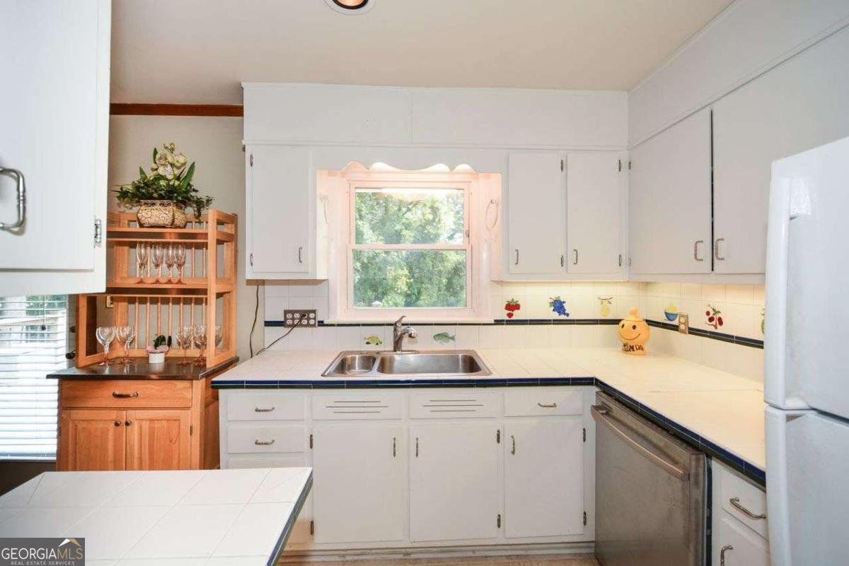 3811 Hurt Road Smyrna - 2