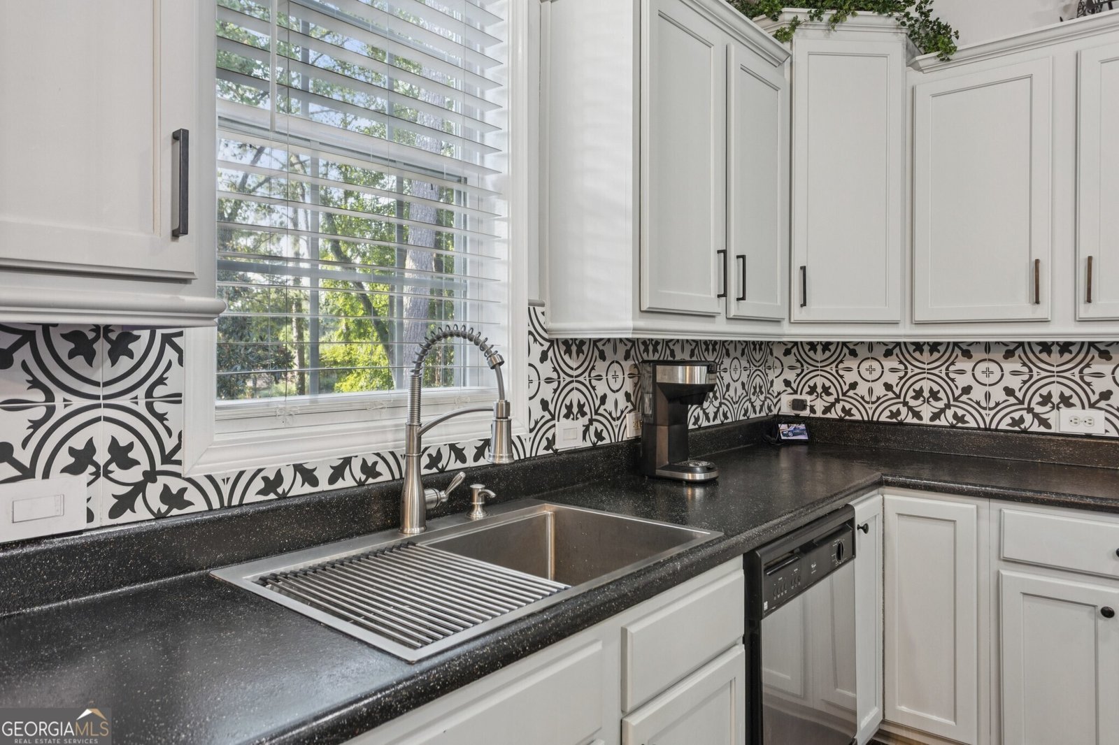 6162 Red Maple Road Atlanta - 24