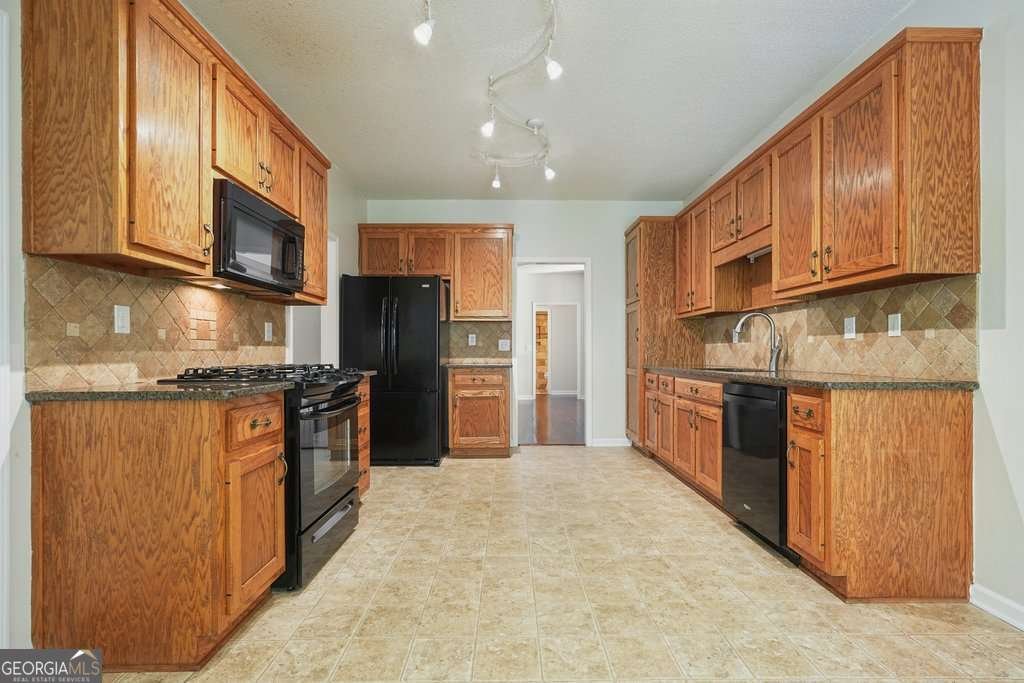 710 Bedford Trace Canton - 2