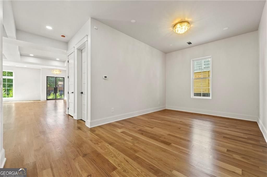 320 Hammond Drive Atlanta - 17