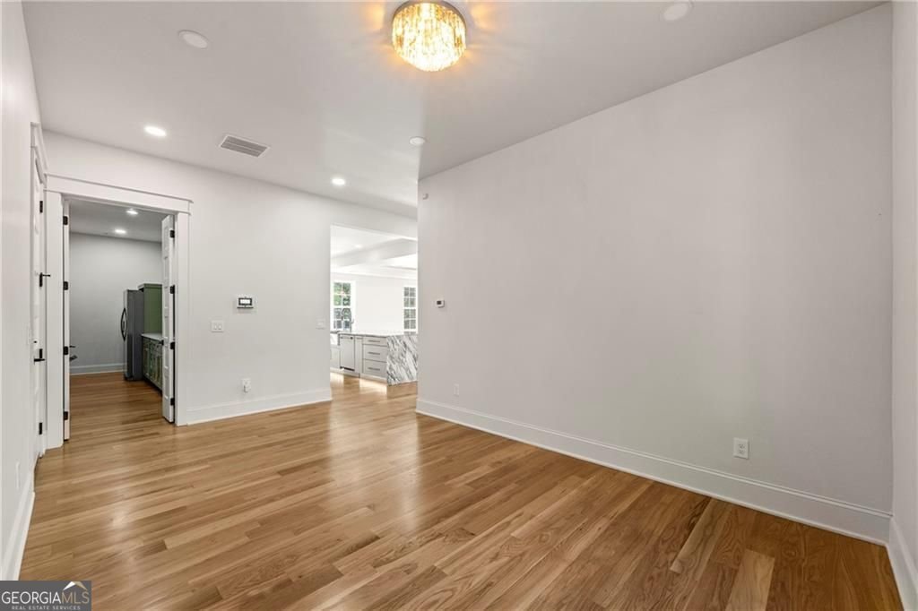 320 Hammond Drive Atlanta - 18