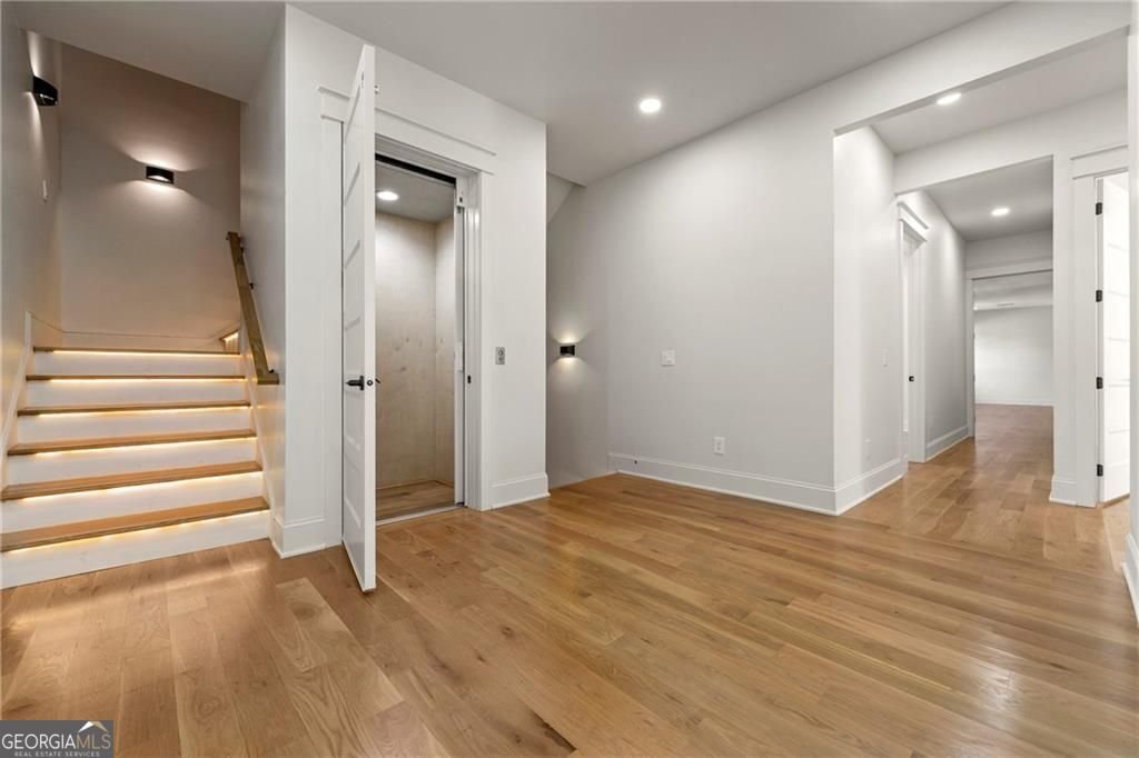 320 Hammond Drive Atlanta - 21