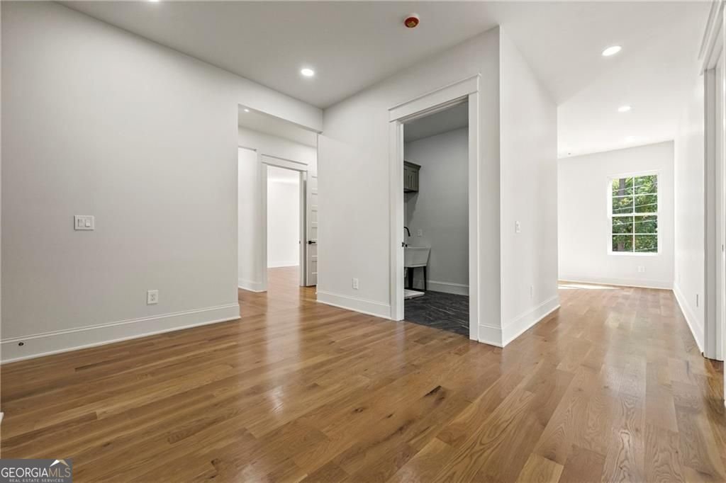 320 Hammond Drive Atlanta - 22