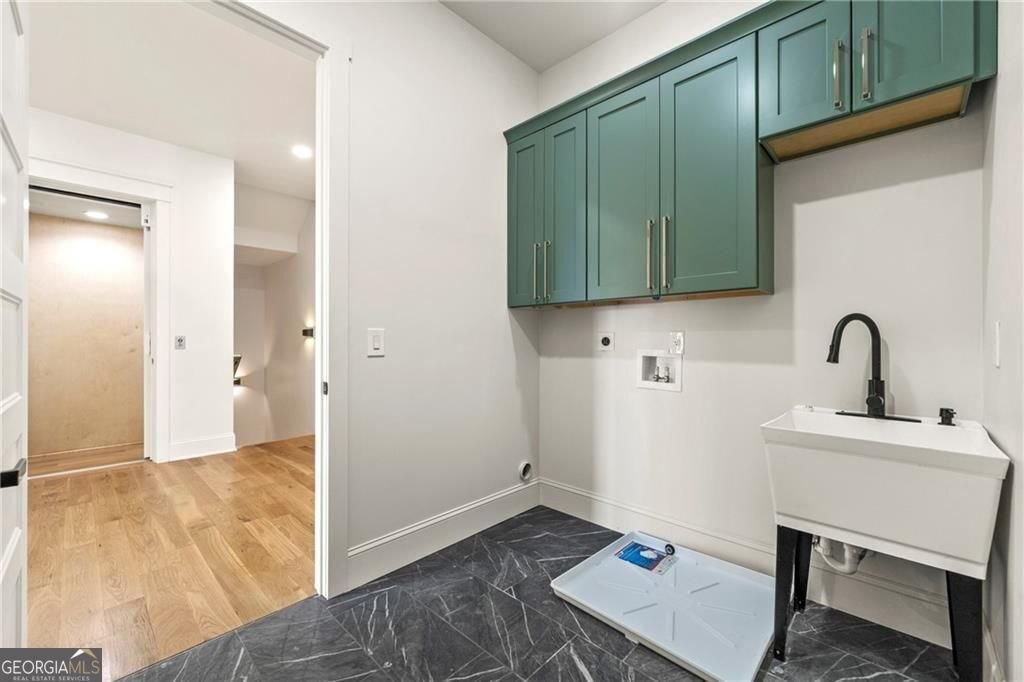 320 Hammond Drive Atlanta - 23