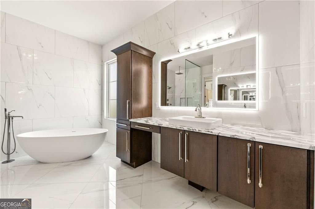 320 Hammond Drive Atlanta - 46