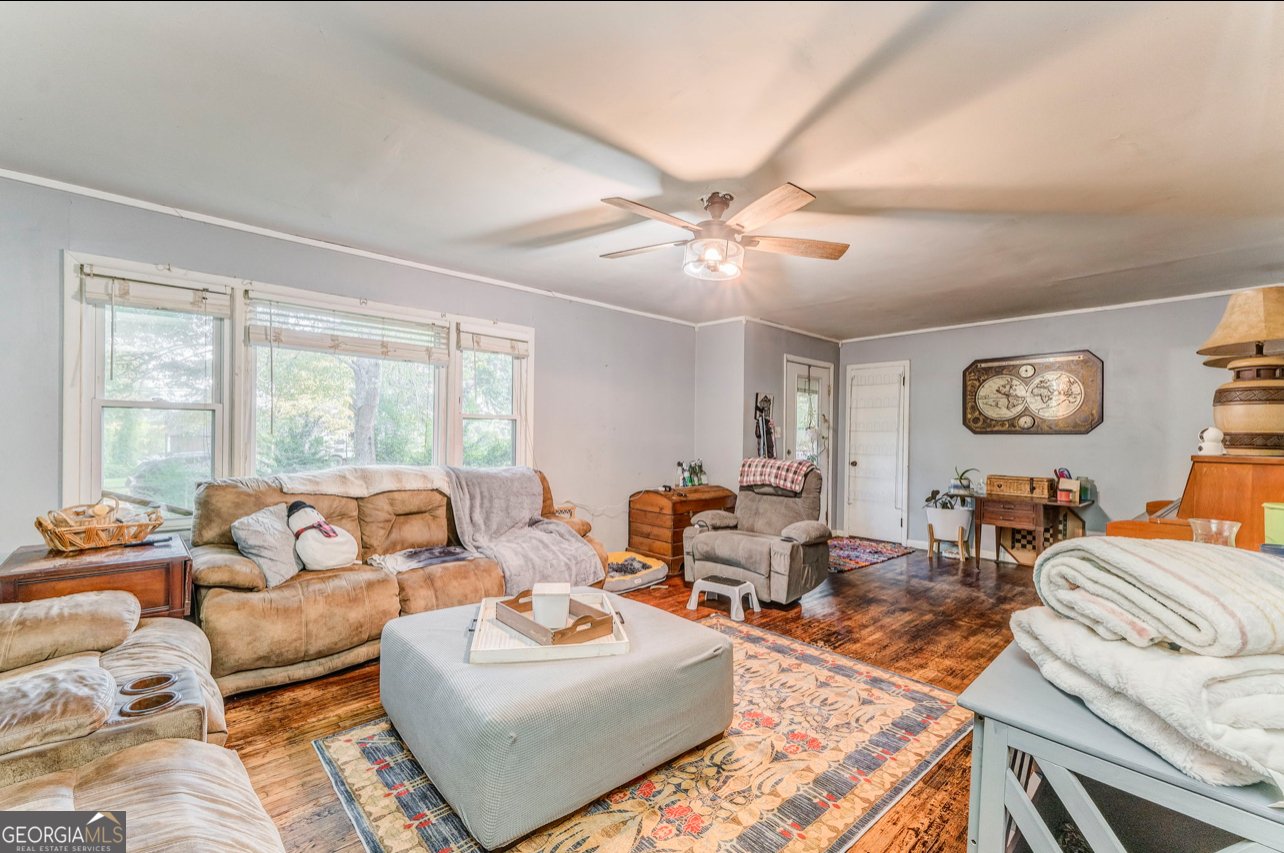 455 Bell Street Menlo - 3