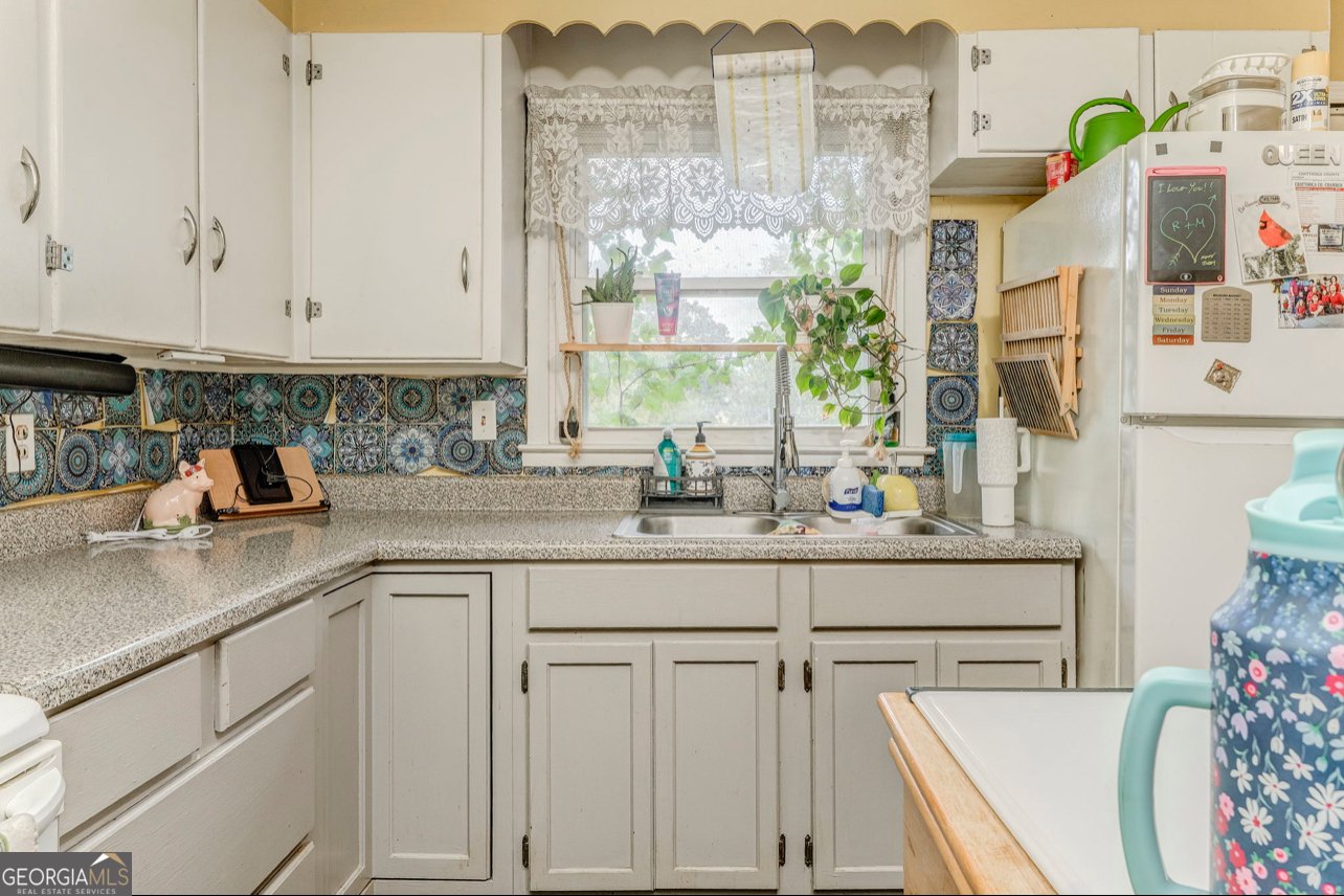455 Bell Street Menlo - 4