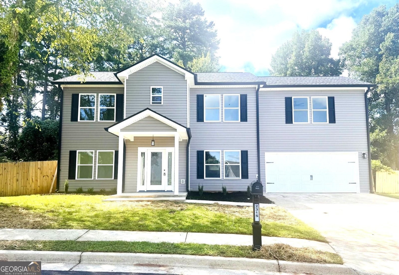 2315 Rambling Way Lithonia - 1