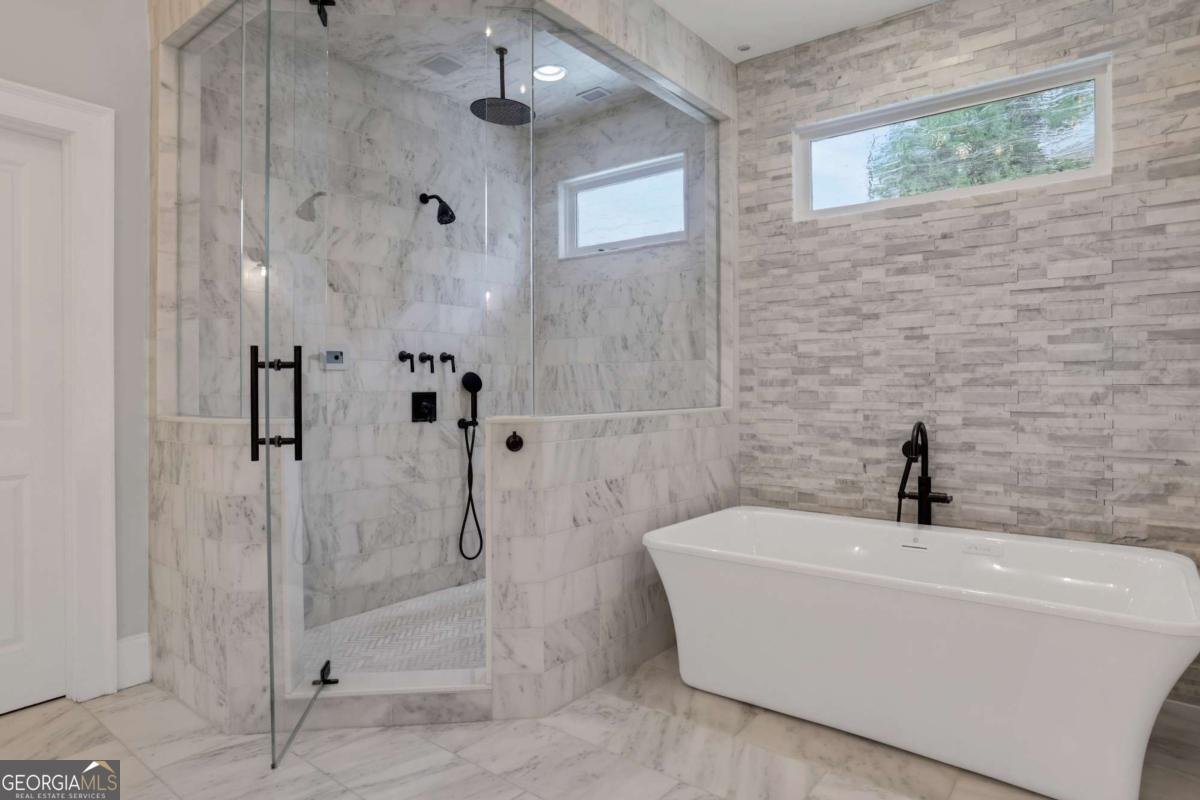6220 Clifton Circle Suwanee - 1