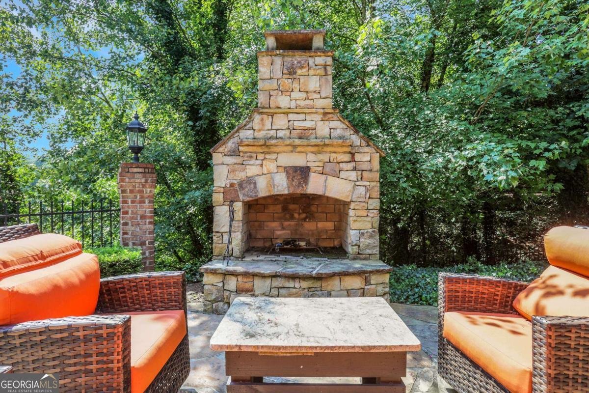 6220 Clifton Circle Suwanee - 44