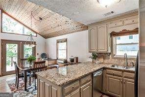 572 Lake Drive Snellville - 16