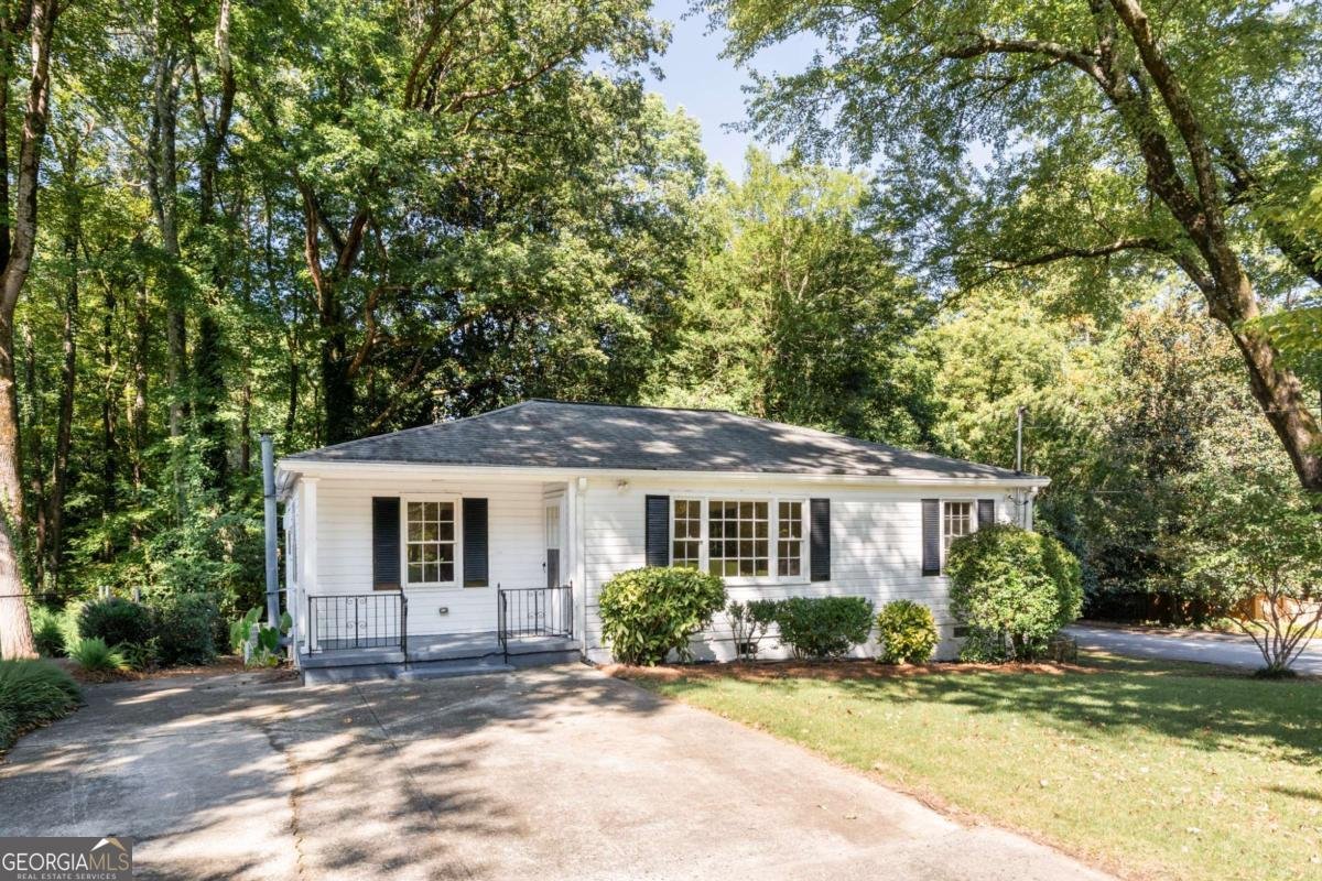 1636 Beacon Hill Boulevard Atlanta - 1