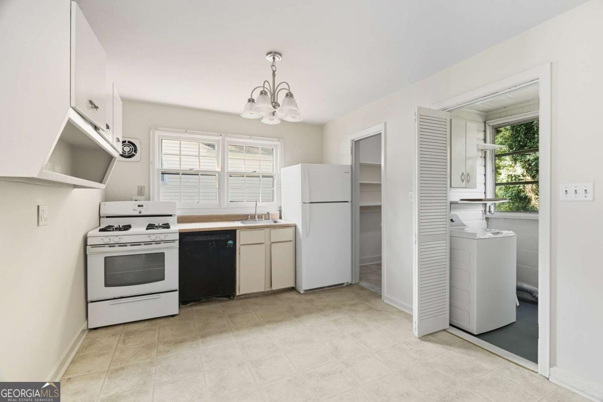 1636 Beacon Hill Boulevard Atlanta - 12
