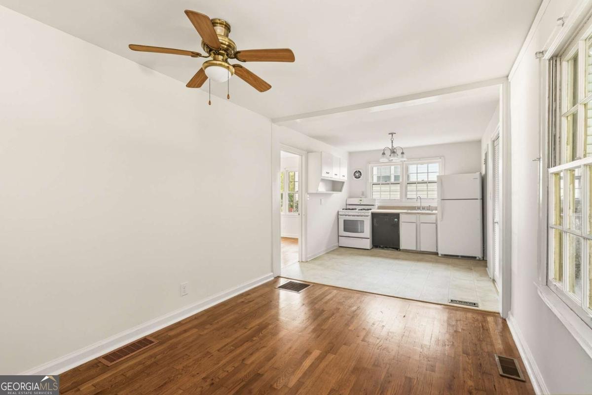 1636 Beacon Hill Boulevard Atlanta - 14