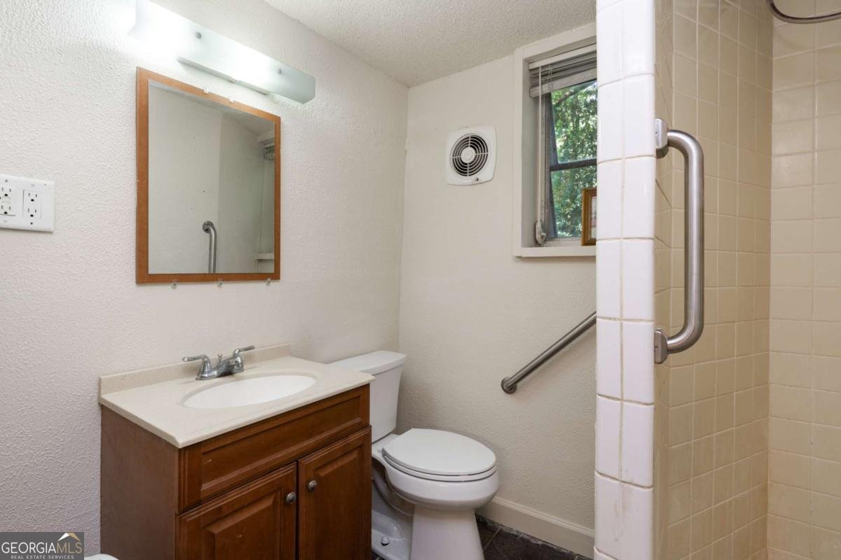 1636 Beacon Hill Boulevard Atlanta - 26
