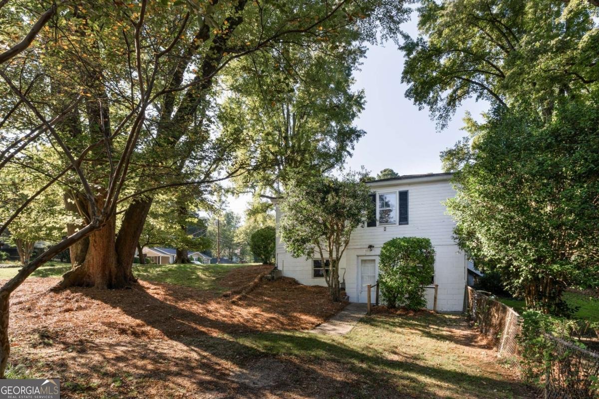 1636 Beacon Hill Boulevard Atlanta - 27