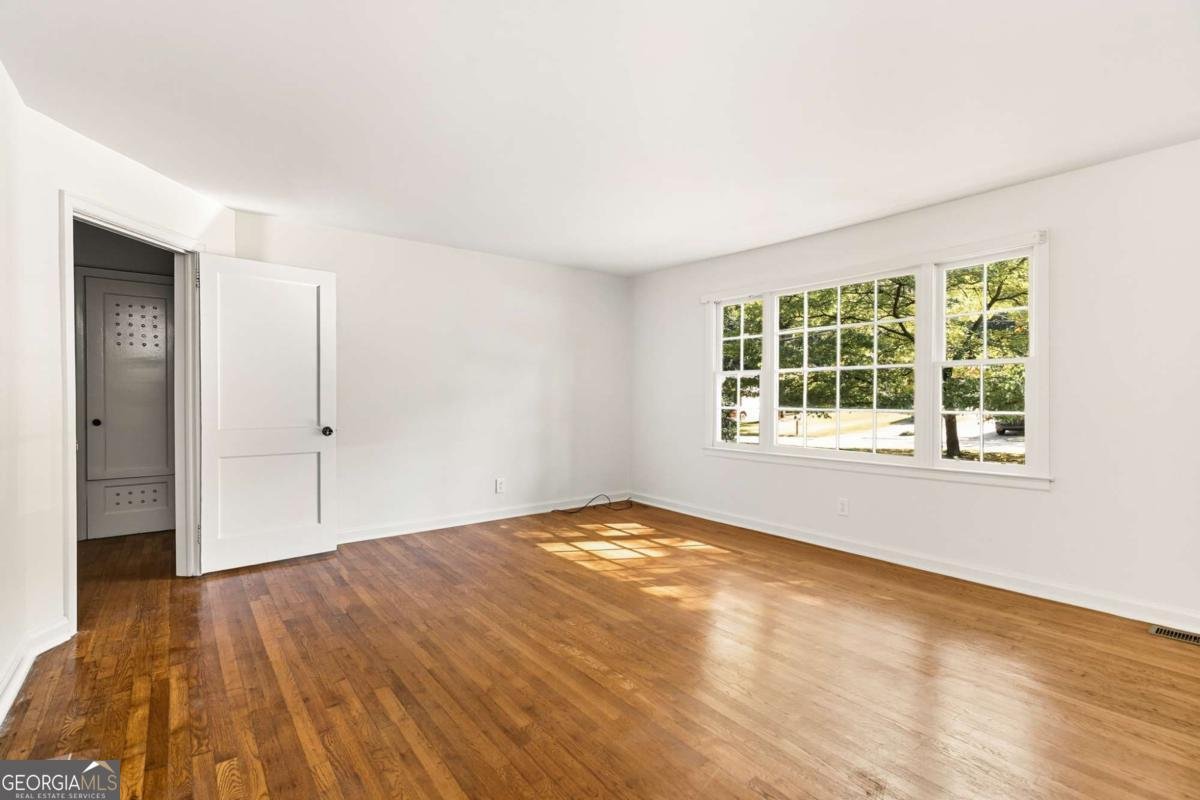 1636 Beacon Hill Boulevard Atlanta - 8