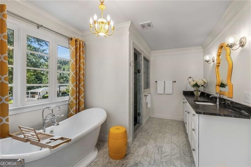 2456 Sunset Drive Atlanta - 23