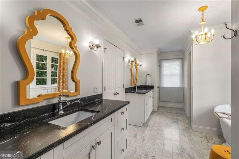 2456 Sunset Drive Atlanta - 25