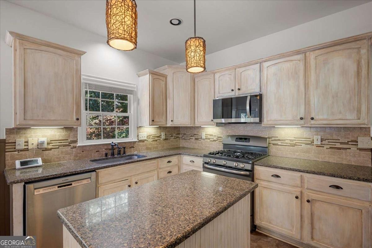 528 Wisteria Drive Woodstock - 13