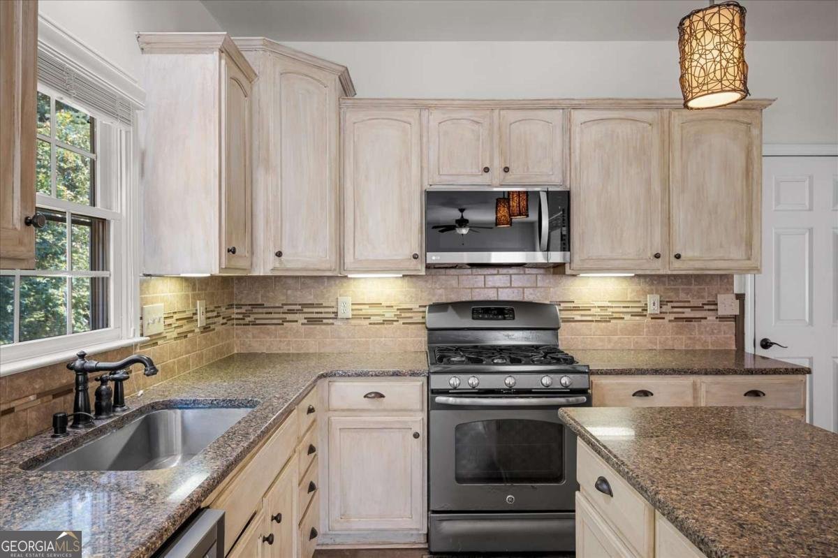 528 Wisteria Drive Woodstock - 15