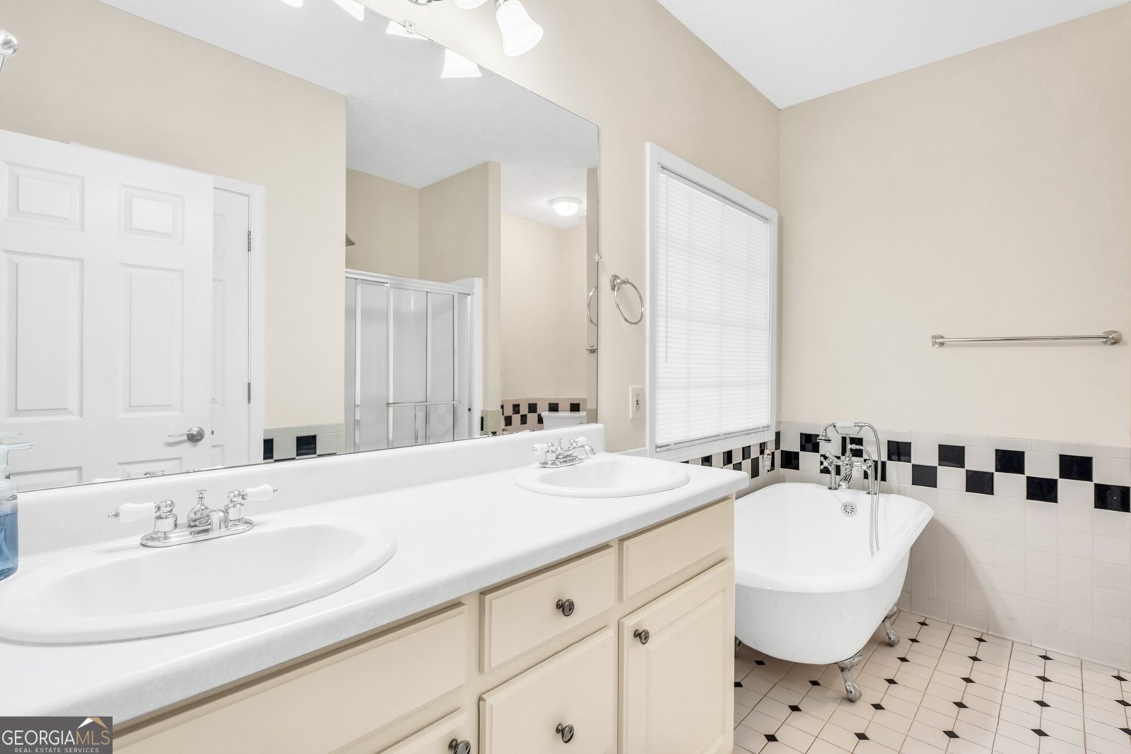 556 Higgins Road Locust Grove - 49