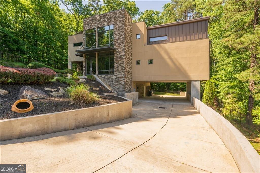 643 Larchmont Circle Atlanta - 27