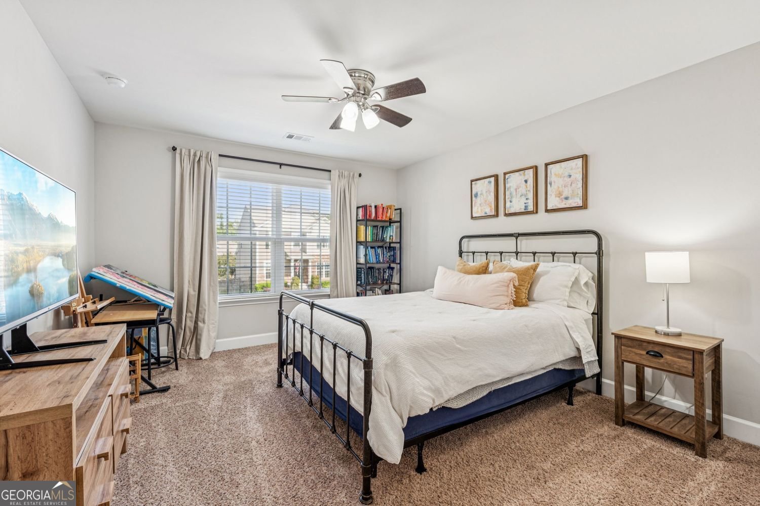 711 Woodbridge Drive Woodstock - 33