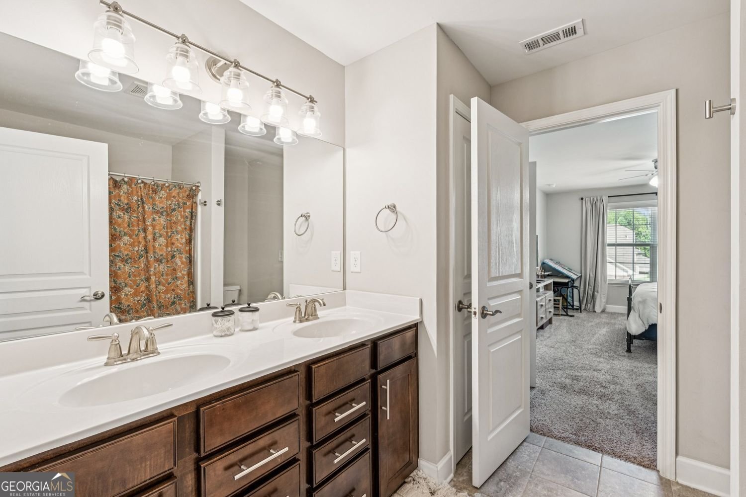 711 Woodbridge Drive Woodstock - 34