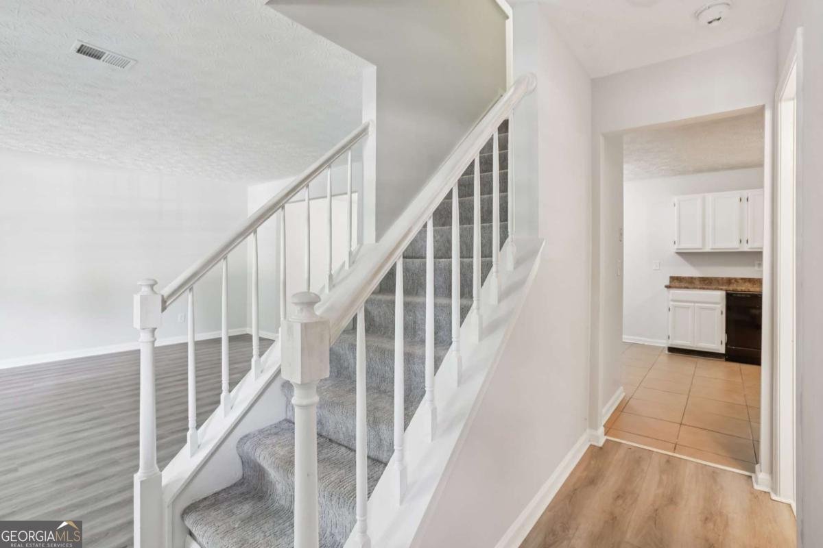 310 Wolf Downs Way Atlanta - 2