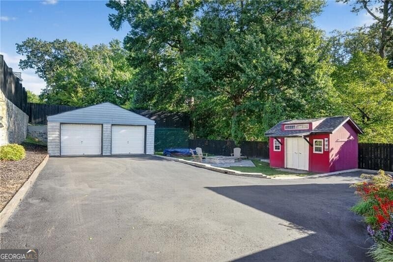 727 Channing Drive Atlanta - 23