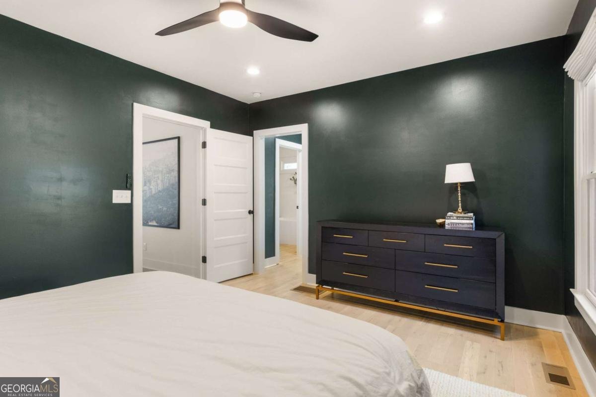 1646 May Avenue Atlanta - 18