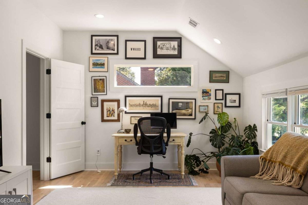 1646 May Avenue Atlanta - 31