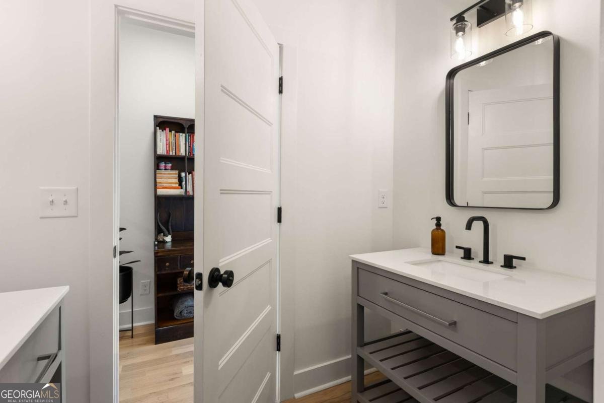 1646 May Avenue Atlanta - 37