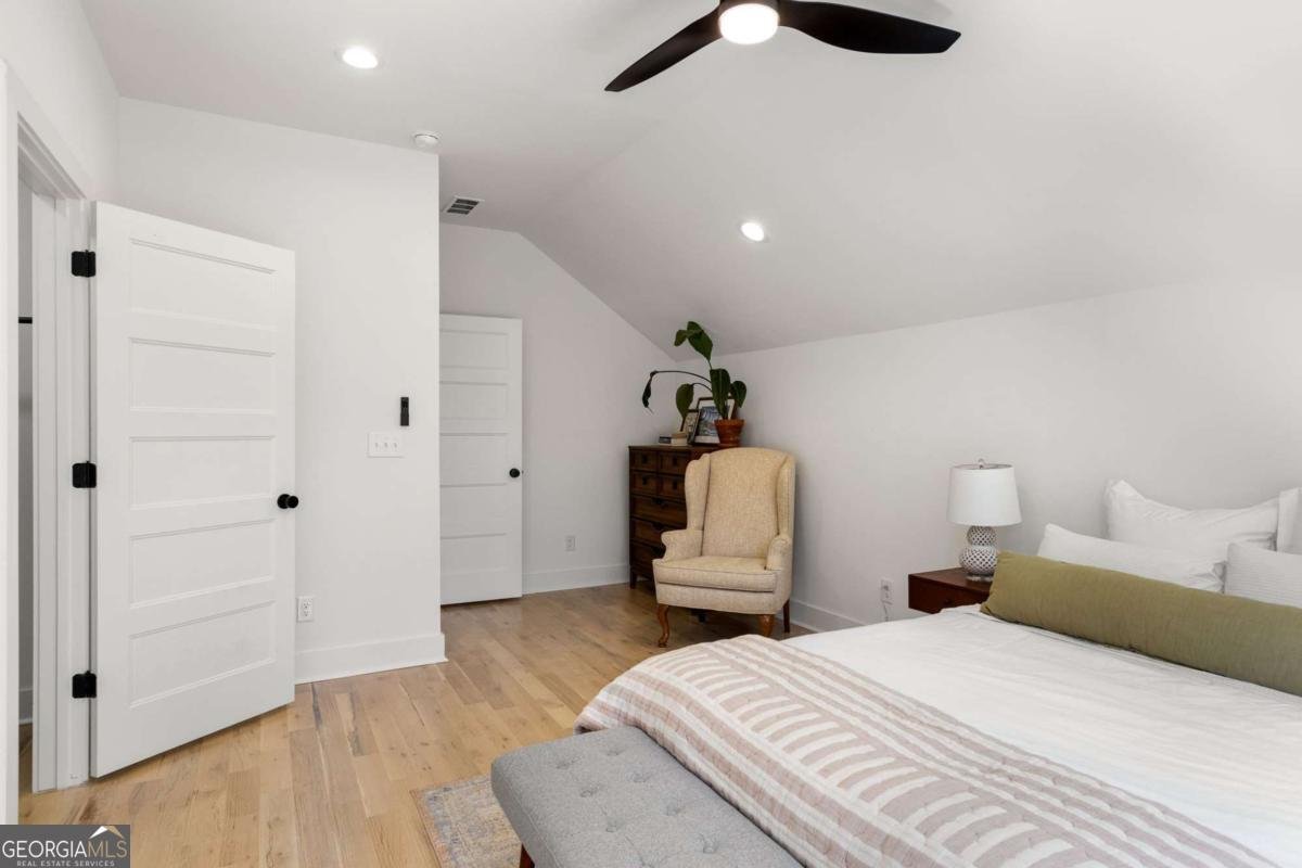 1646 May Avenue Atlanta - 40